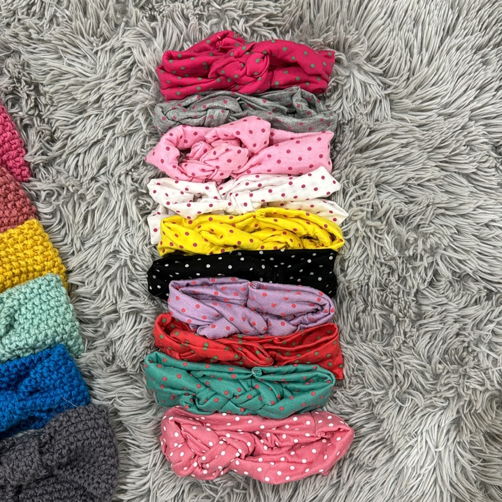 Baby bows/headband bundle. 17 items total. - Picture 3 of 3